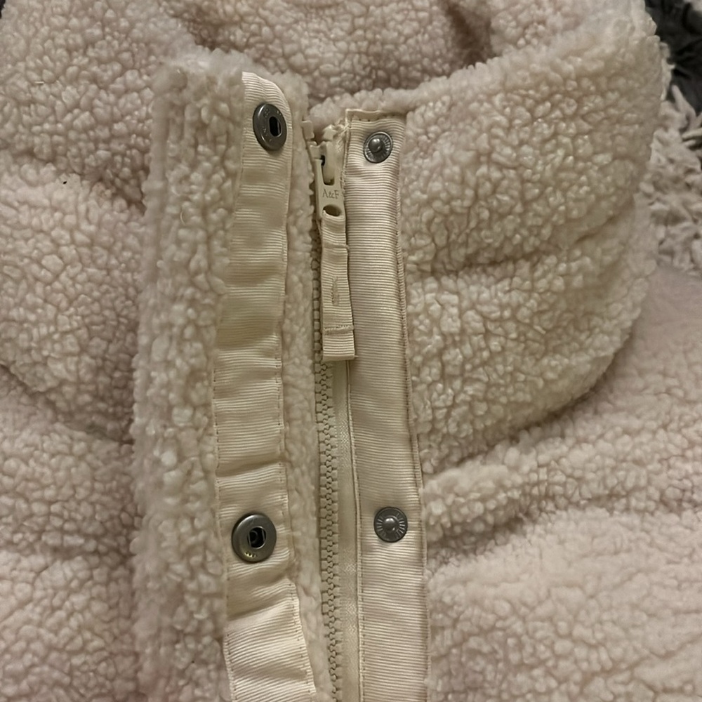 Abercrombie Sherpa Puffer Jacket - Picture 2 of 4